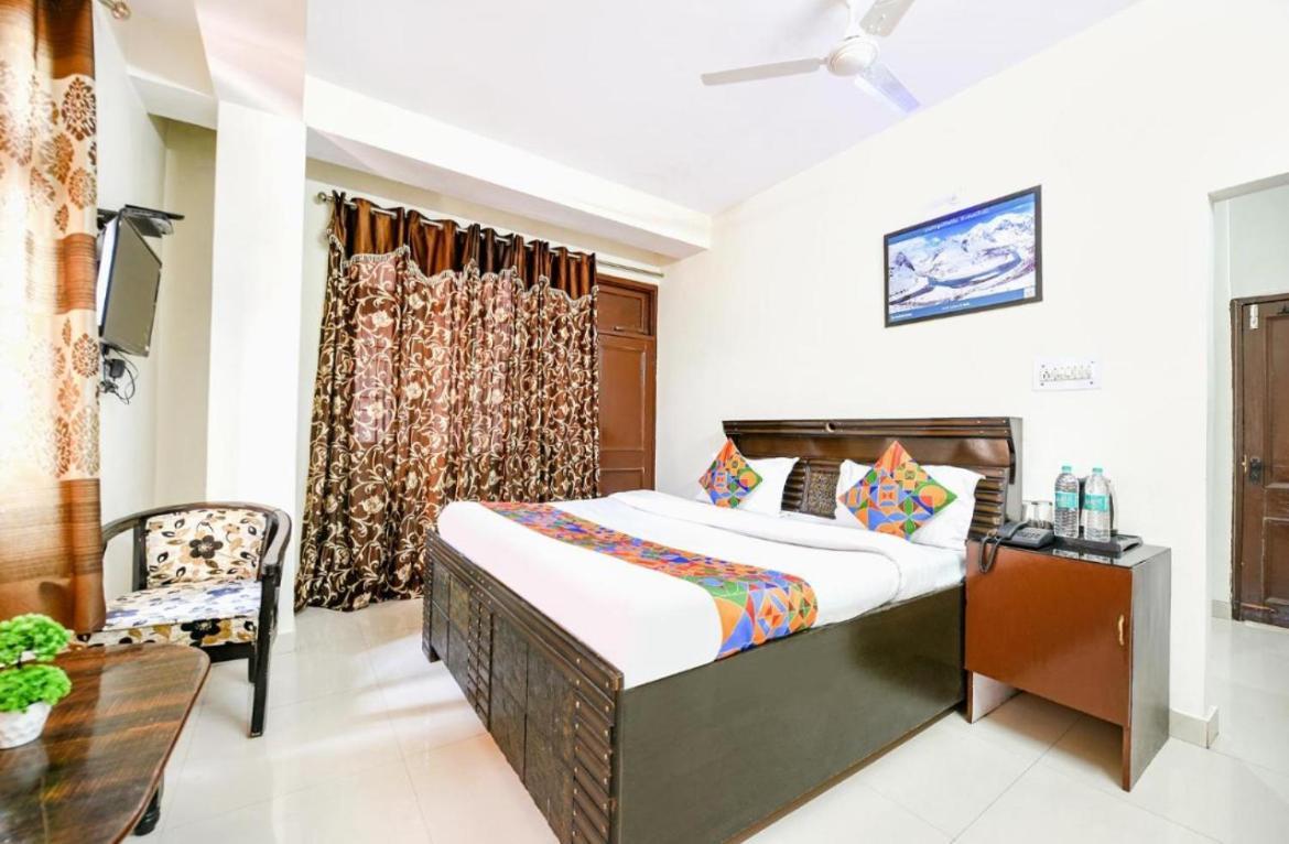 Lotus Tulip Premium Boutique Hotel- Rated Area Near Bus-stand And Railway Station Homestay Mathura